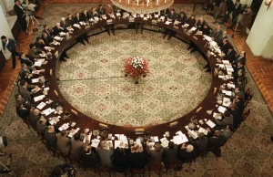 Okrągły stół - tajne rozmowy Gorbaczowa z Rakowskim i Czyrkiem
