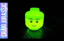 Świecąca lampa w kształcie głowy ludzika z lego