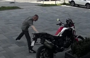 Poszukiwany, który dziś rano przewrócił motocykl w Krakowie!