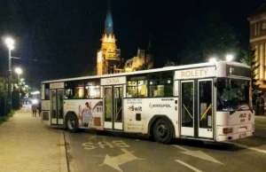 Toruń: autobusy MZK stoją w poprzek ulic, aby zapobiec zamachowi podczas Skyway