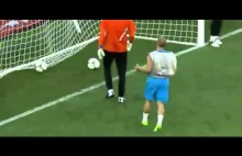 Bramka Wesley'a Sneijdera na treningu