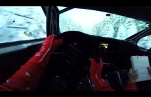 Test samochodem Citroen DS3 R5 na śnieżnej nawierzchni.