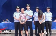 Chiński sąd wydaje pokazowe wyroki śmierci na stadionie. Trybuny pękają w szwach