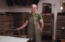 Jeden z ostatnich w Europie rzemieślników, wykonujących papier ręcznie