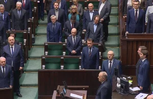 Kaczyński nie uczcił minutą ciszy pamięci o zmarłym prezydencie Adamowiczu.