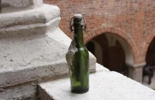 Butelka z listem odkryta w remontowanym zamku w Lidzbarku