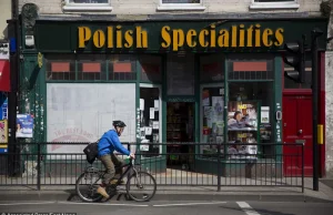 Coraz mniej Polaków wybiera Wielką Brytanię. Wraca jednak też niewielu