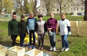 ogród sąsiedzki zamiast betonu