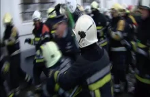 Strażacy konta policjanci na strajku w Brukseli