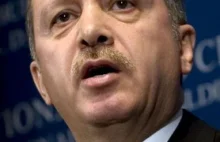 Erdogan straszy otwarciem migrantom wrót Europy