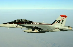 Gwiazdkowa sensacja z Pentagonu: dwa F/A-18F kontra UFO