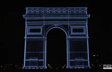 Spektakl powitalny roku 2015 na Łuku Triumfalnym w Paryżu