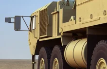 Dlaczego amerykańskie ciężarówki wojskowe leżą po rowach?