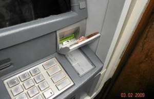 Skimming. Czego i dlaczego bank klientowi nie powie