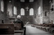 CBOS: Spada poparcie dla działań Kościoła, jednak Polacy wciąż oceniają go...