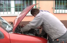 Ciąg dalszy informacji o policjancie dorabiającym na chorobowym jako mechanik.