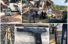 Depozyt broni i amunicji znaleziony przy rozbiórce byłego posterunku policji