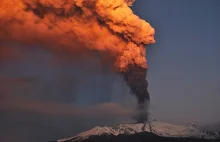 Włochy: Duża erupcja wulkanu Etna, popiół poleciał na 5 km (Video)