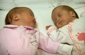 Rumunia: bliźniaki urodziły się dwa miesiące po sobie