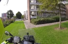 Policjant na motocyklu vs włamywacz