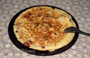 Błyskawiczny omlet z serem i dodatkami - Smaczne Potrawy