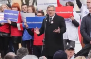 Komorowski w Wolsztynie. Przywitały go gwizdy i krzesełko ze styropianu!