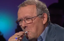 Adam Michnik pali e-papierosa w telewizji - dziennikarze krytykują i wyśmiewają