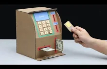 Bankomat z kartonu