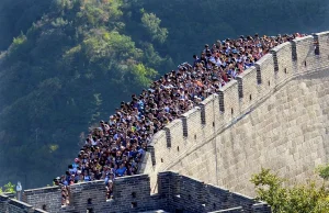 Chiński mur jest rozkradany cegła po cegle