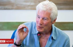 Richard Gere wezwał Włochy do przyjęcia statku z imigrantami