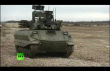 Rosyjski robot-czołg w akcji: Uran-9 wykonuje ćwiczenia przeciwpożarowe