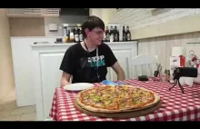 Kolejny Uczestnik Wyzwania Pizzerii. Czy pokona pizzę czy ona jego ?