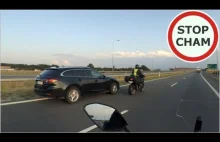 Niebezpieczne wyprzedzanie motocyklisty przez kierowce Mazdy