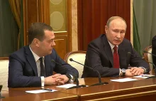 [EN] Rosyjski rząd wraz z Premierem Medvedevem podał się do dymisji
