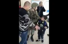 Izraelscy żołnierze wchodzą do palestyńskiej szkoły i aresztują 10-latka