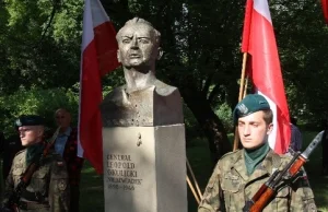 W Krakowie odsłonięto pomnik gen. Leopolda Okulickiego