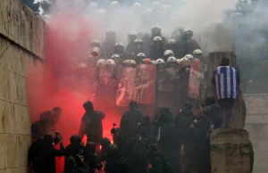 Starcia z policją w Atenach: Grecy protestują przeciwko porozumieniu z Macedonią