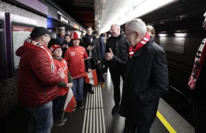Prezydent Austrii na mecz z Polską przyjechał metrem