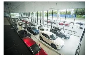 Kradzież 5 samochodów z salonu Mazda Mirai Motors w Sosnowcu