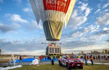 Toyota Hilux w pogoni za balonem dookoła świata