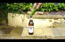 Jak otworzyć piwo za pomocą ogórka!