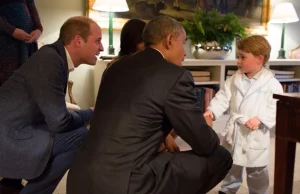 Książę George przywitał Baracka Obamę w… piżamie