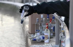 Rosyjska wódka oczyszcza ścieki