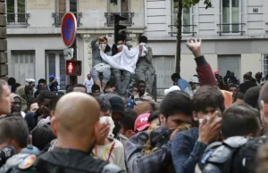 Francja: ewakuowano nielegalne obozowisko migrantów na północy Paryża....