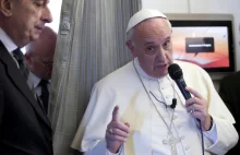 Papież o Charlie Hebdo: Nie można obrażać religii i zabijać w jej imię