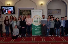 Dzieci z warszawskiej podstawówki odwiedziły meczet. "Wspaniała okazja do...