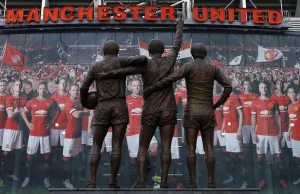 Kibic Manchesteru United wytatuował sobie klubowy herb na czole