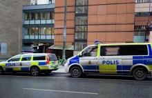 Polacy pobici przez szwedzką policję? „Tatę pałowali, a mnie gryzł pies....