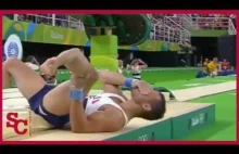 Francuski gimnastyk potwornie łamie nogę podczas występu na Igrzyskach.