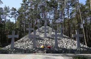 Ukraina: sprofanowano polski cmentarz. Wandale namalowali „SS Galizien”.